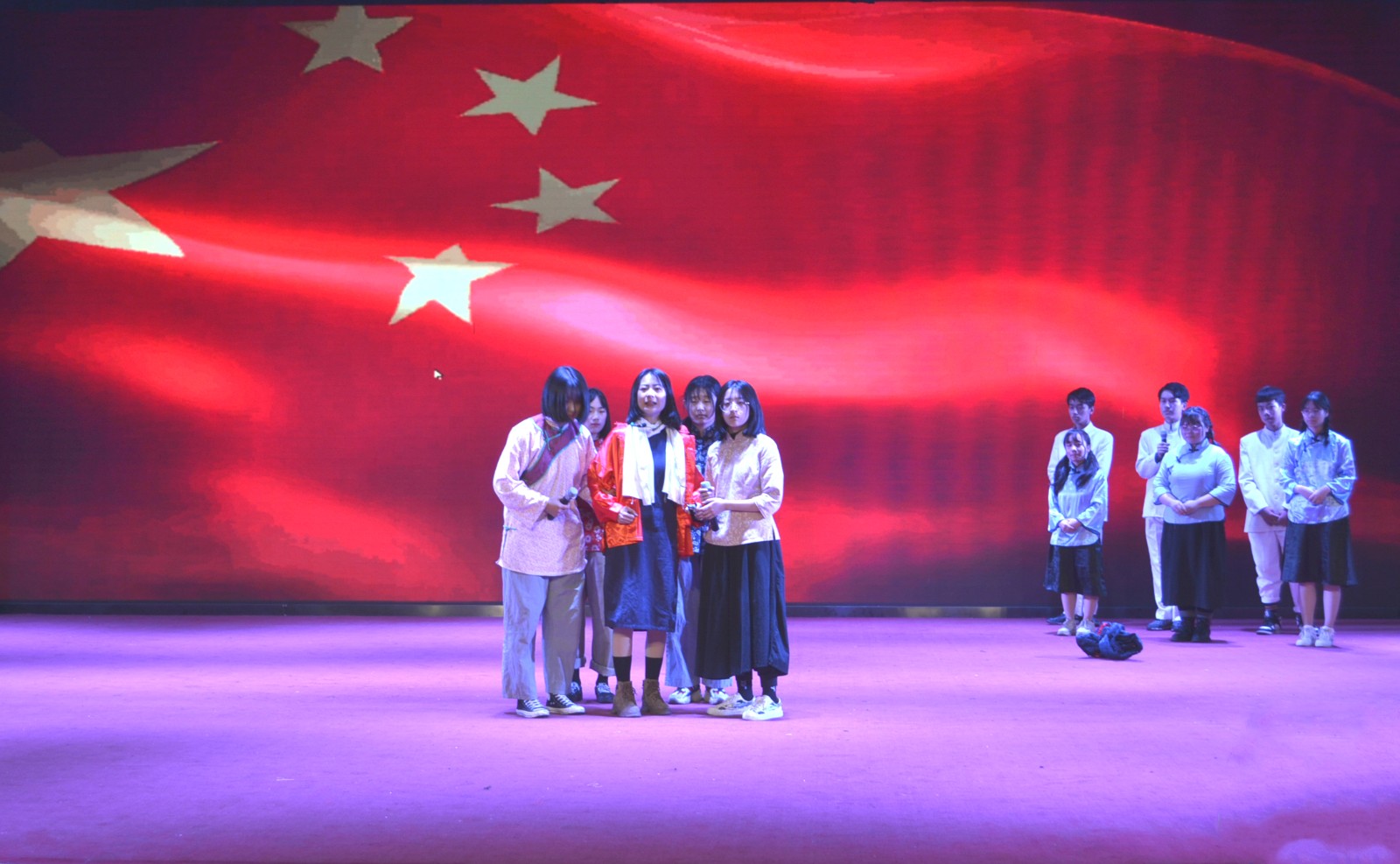 红岩.jpg 红岩.jpg