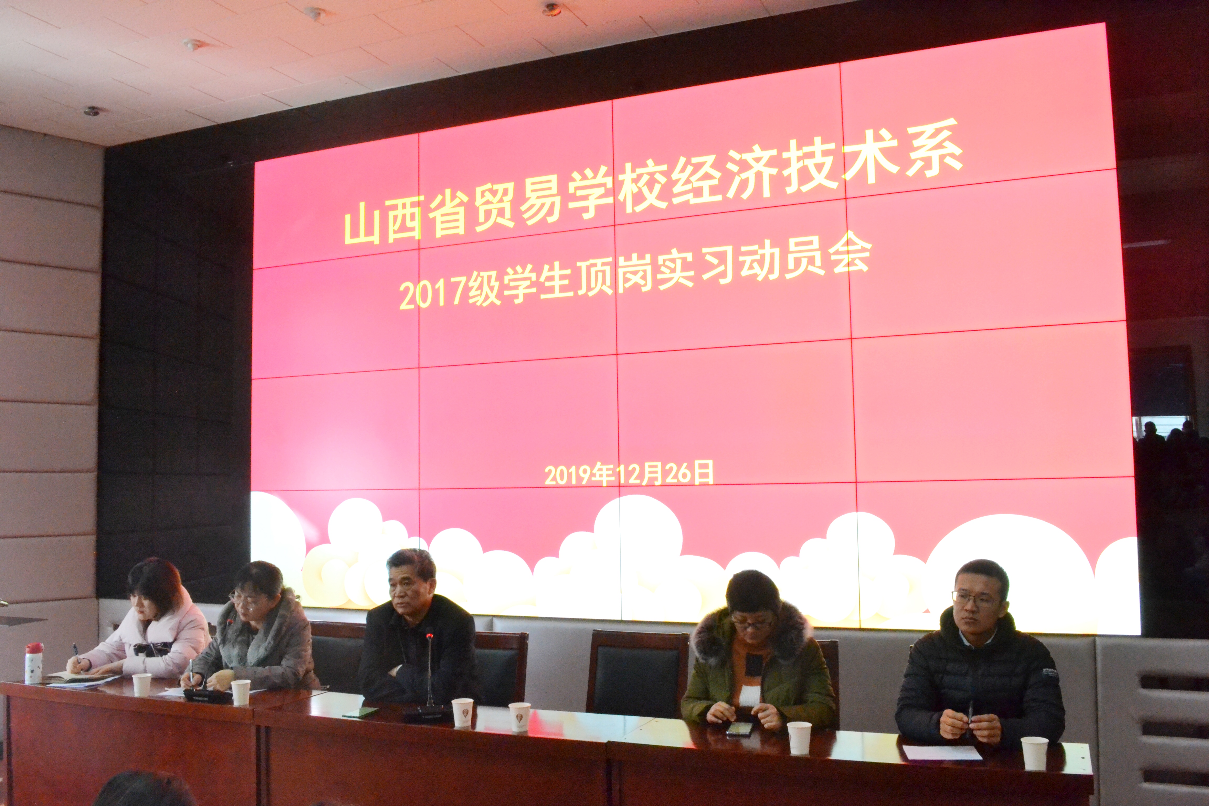 f733f34dc642b5c198715e154bf8ac8.jpg f733f34dc642b5c198715e154bf8ac8.jpg