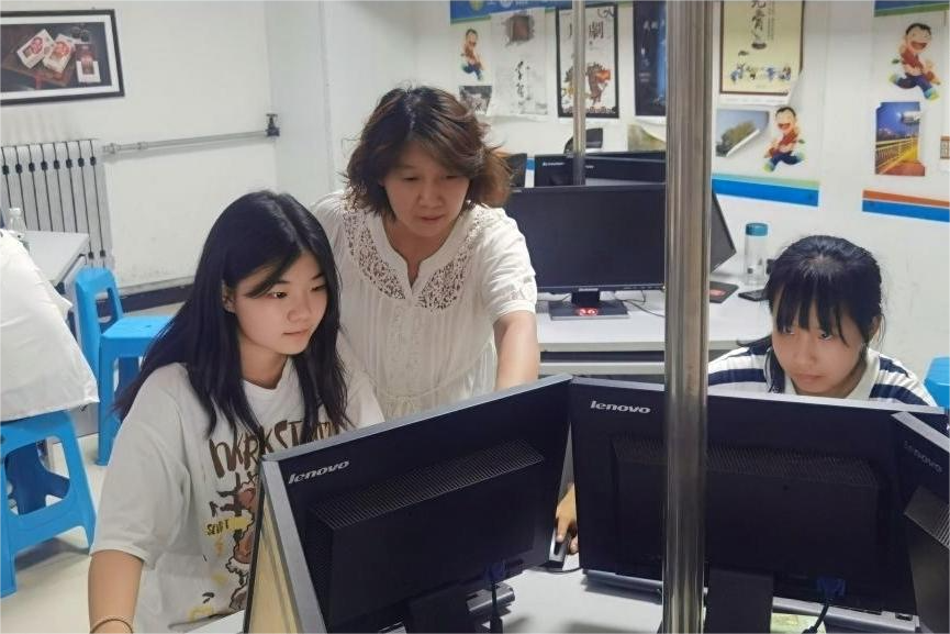 侯建云.png 侯建云.png