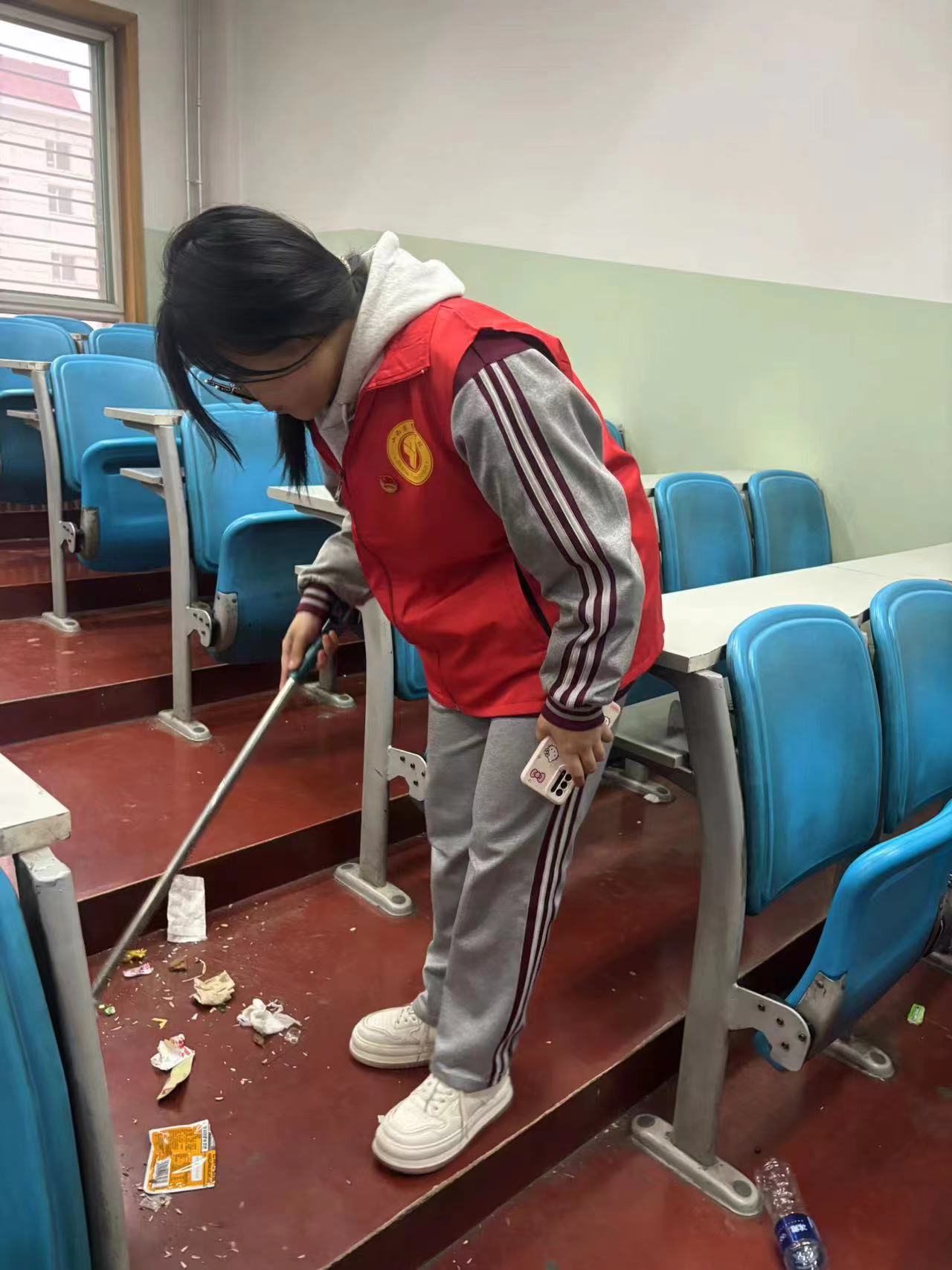 志愿服务照片.jpg 志愿服务照片.jpg